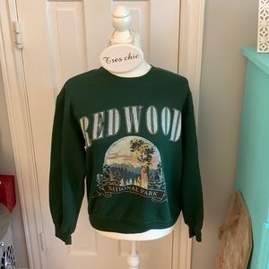 Women’s forever 21 redwood crewneck sweater